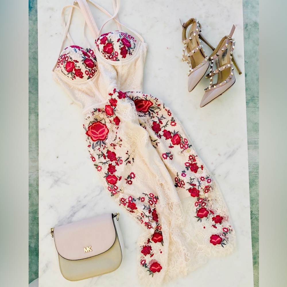 BEBE Maddie Lace Embroidered Midi Dress